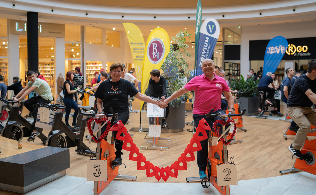 Közel ötszázan tekertek Valentin-napon a Kaposvár Plazában